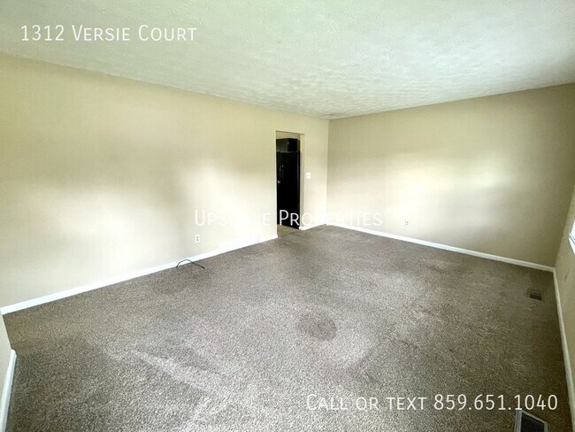 Building Photo - 1312 Versie Ct