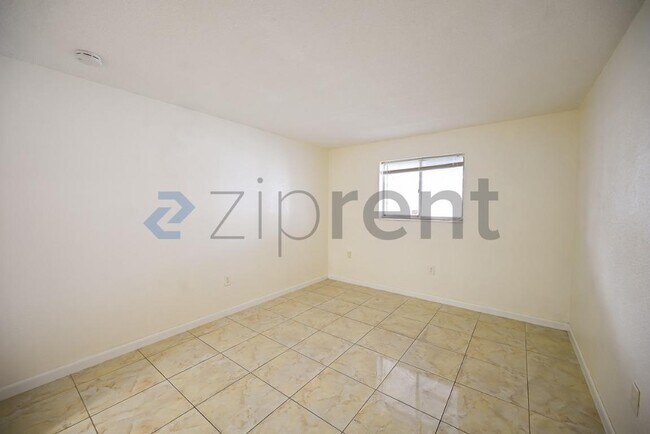 Foto del edificio - Unit Unit 1