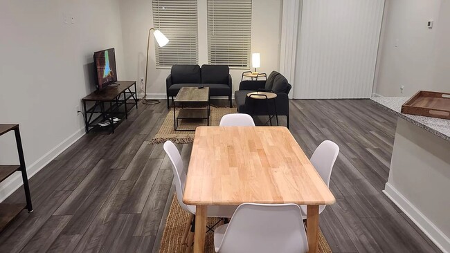 Building Photo - Room in 3 Bedroom Home at Greenmarket St