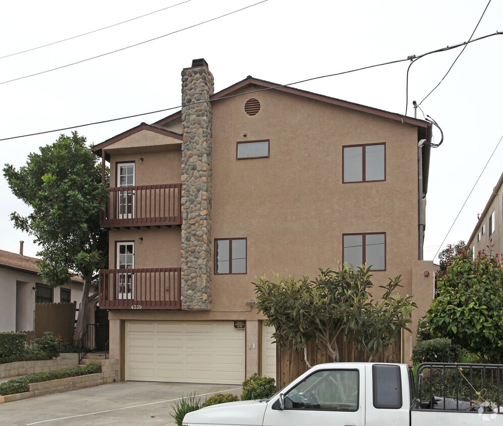 Building Photo - 4339 Rialto St