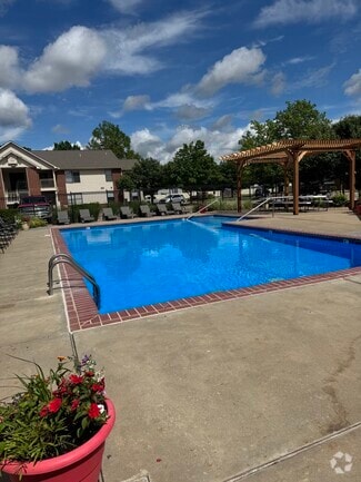 Sparkling Salt Water Pool - The Ridge of Haysville