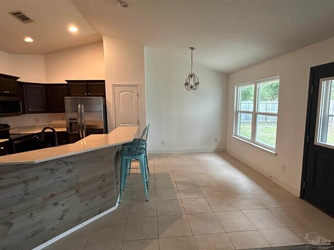 Foto del edificio - 323 Tree Swallow Dr