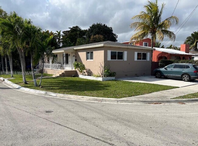 Foto del edificio - 3175 SW 27th Terrace