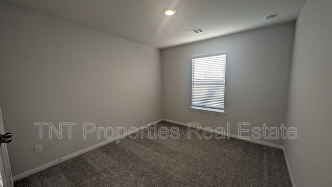 Foto del edificio - 411 Sandall St