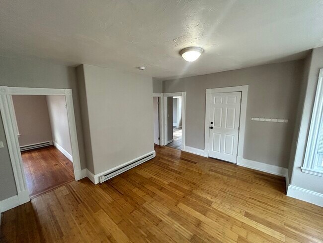 Foto del edificio - 35 Newcomb Pl