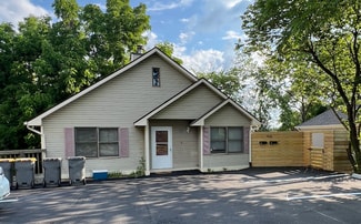 Building Photo - 704 W 15th St