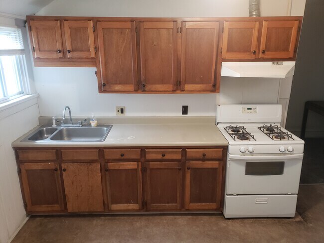 Kitchen - 56 W Bridge St