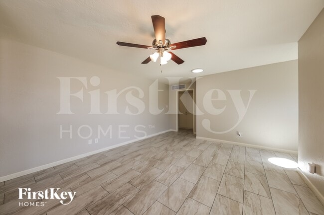 Building Photo - 1308 W Elm St