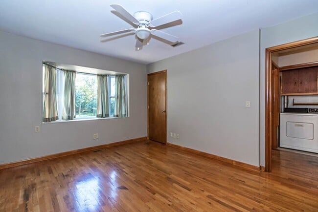 Building Photo - 336 S Duncan Ave