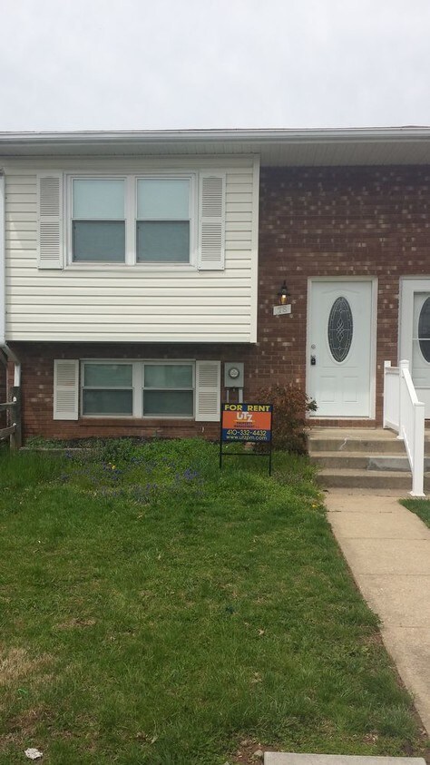 Primary Photo - Townhome for Rent in Taneytown