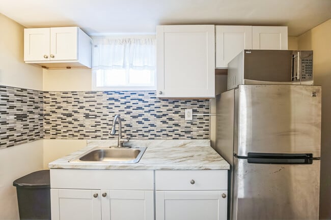 Building Photo - 1700 68th Ave