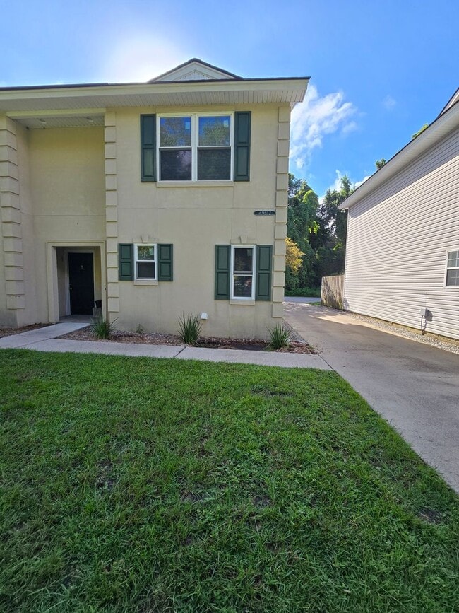 Building Photo - 9812 Whitefield Ave