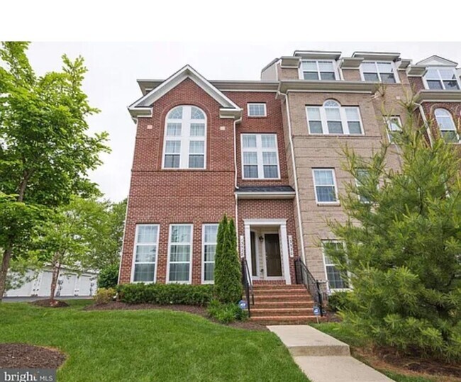 Foto del edificio - 13528 Waterford Hills Boulevard