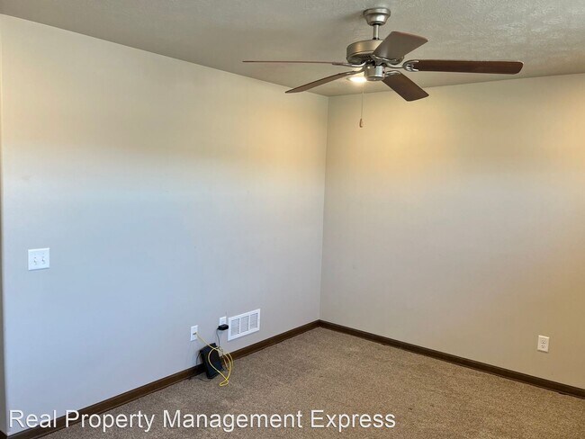 Building Photo - 3 br, 2.5 bath House - 5424 S Seville Pl