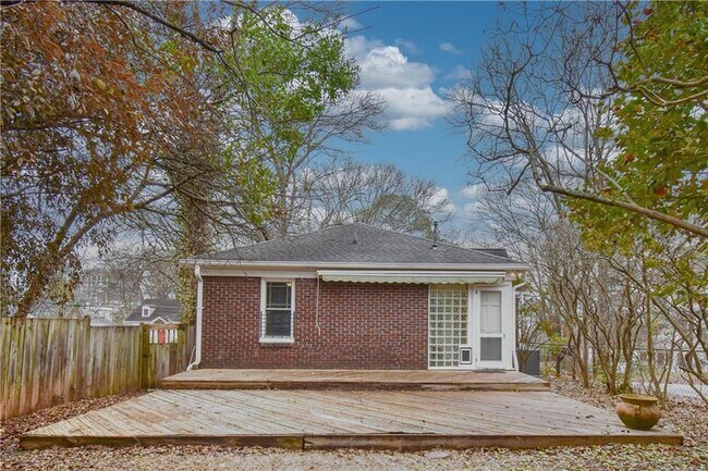 Foto del edificio - 1176 Holly St NW