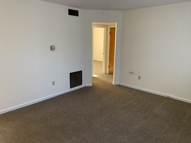 Foto del edificio - 2816 Leeway Dr
