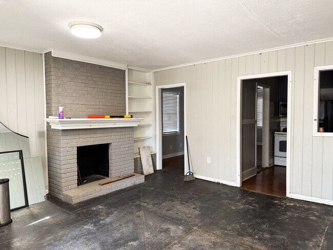 Foto del edificio - 1027 Waring Rd