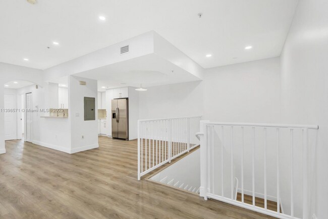 Building Photo - 6360 NW 114th Ave