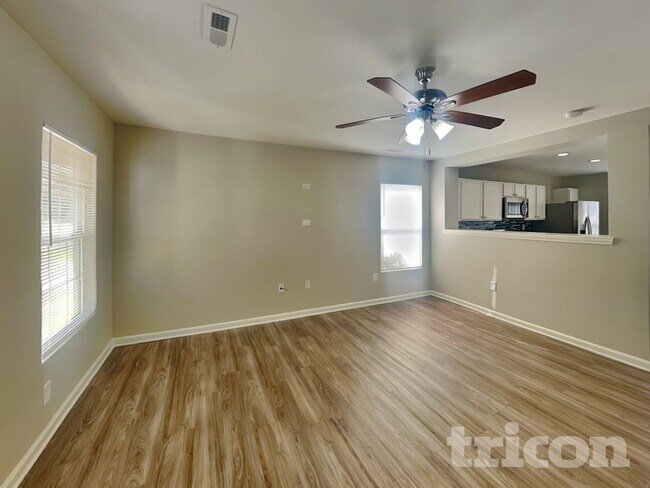 Foto del edificio - 238 Waterlemon Way