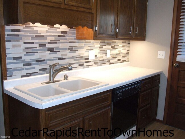 Building Photo - 3 br, 2 bath House - Put your TAX REFUND t...