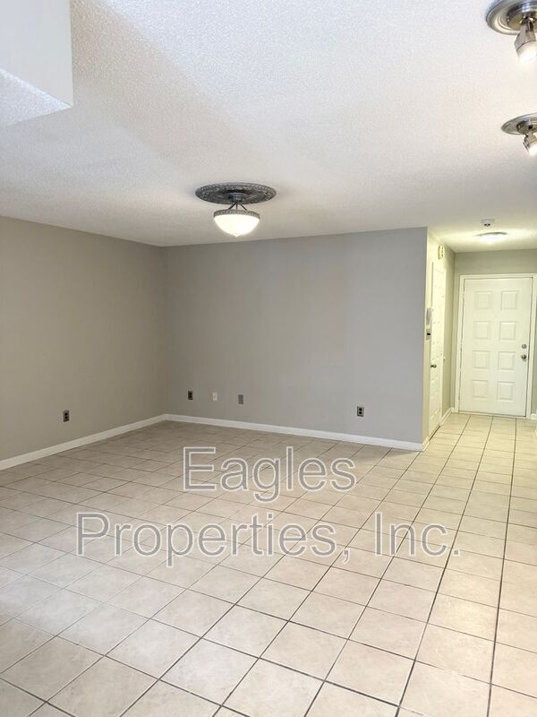 Foto del edificio - 2002 Stephens Ct