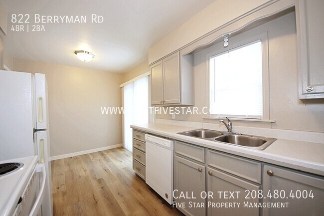 Foto del edificio - 822 Berryman Rd