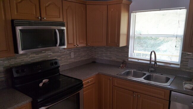 Building Photo - 14415 Americana Cir
