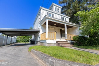 Building Photo - 465 Bruno St