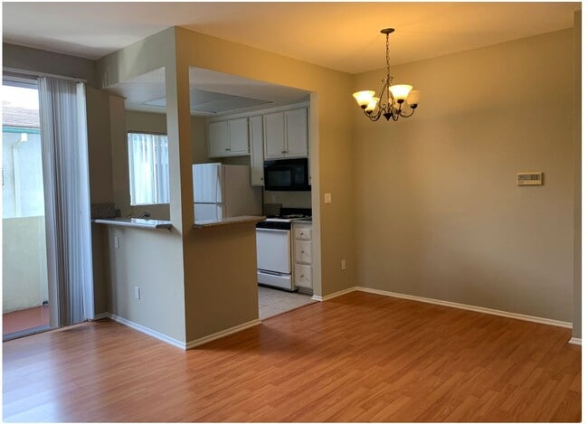 Building Photo - 4435 Coldwater Canyon Ave