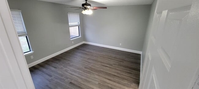 Foto del edificio - 16207 Parkway Dr