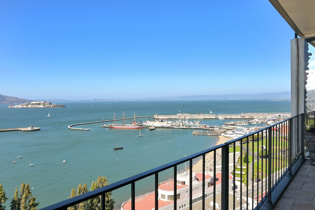 Foto del edificio - 1050 North Point St