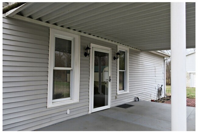 Building Photo - 1811 Elizabeth Rd