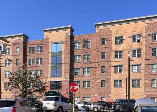 Foto del edificio - 1209 Summit Ave