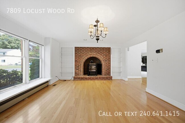 Foto del edificio - 7809 Locust Wood Rd
