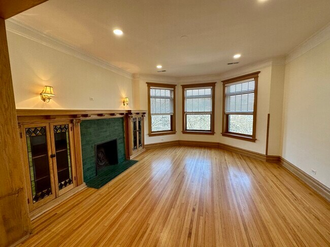 Foto del edificio - 5719 N Kenmore Ave