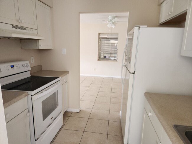 Foto del edificio - 324 Canyon Dr N