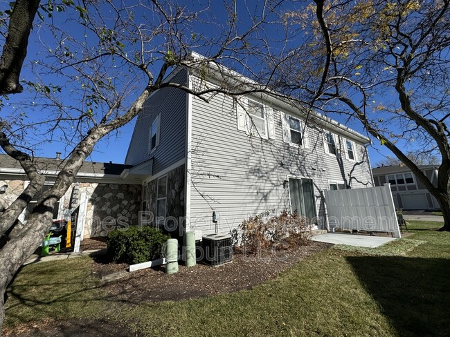 Foto del edificio - 1062 Hampton Harbor