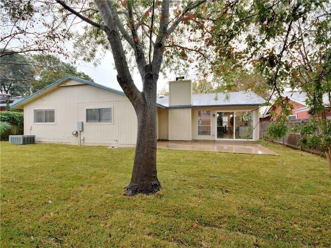 Building Photo - 12109 Acorn Creek Trail