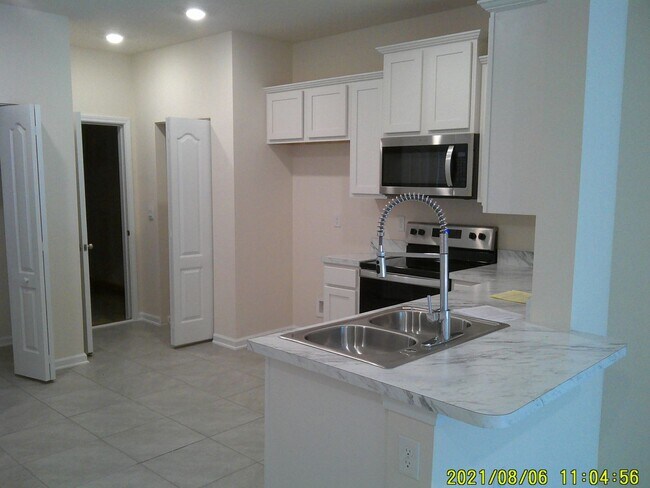 Foto del edificio - Newer Construction Town Home in the NEW co...