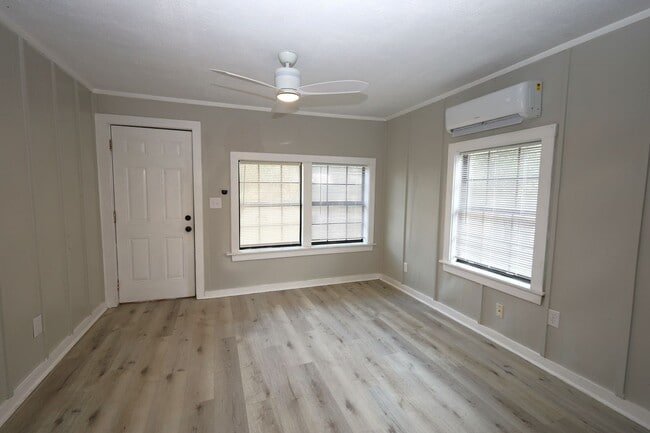 Building Photo - 2349 Harter Ave
