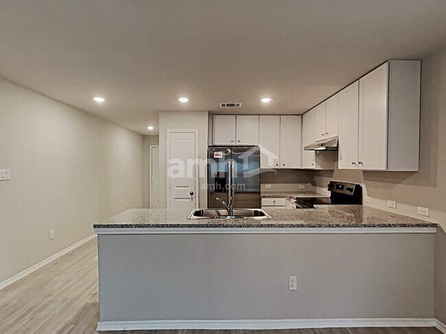 Building Photo - 5719 Sunset Vista