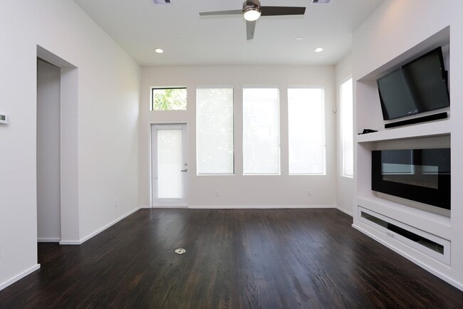 Foto del edificio - 5210 Rose St