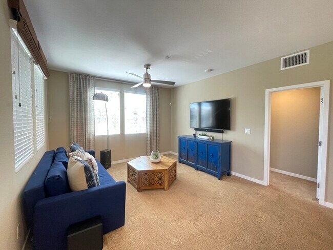 Foto del edificio - Carry Over Showing: This property has been...