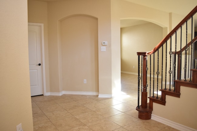 Building Photo - 1435 Nicholas Manor