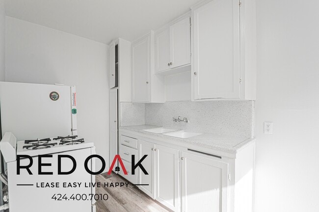 Building Photo - 1094 Cherry Ave