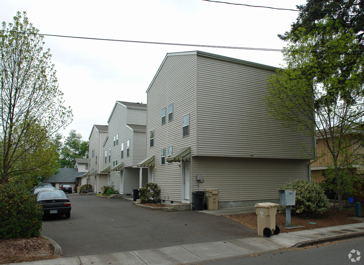 Primary Photo - Summerlake Park Apartments