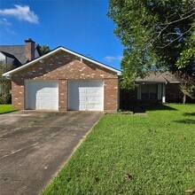Building Photo - 3046 Mosby Dr
