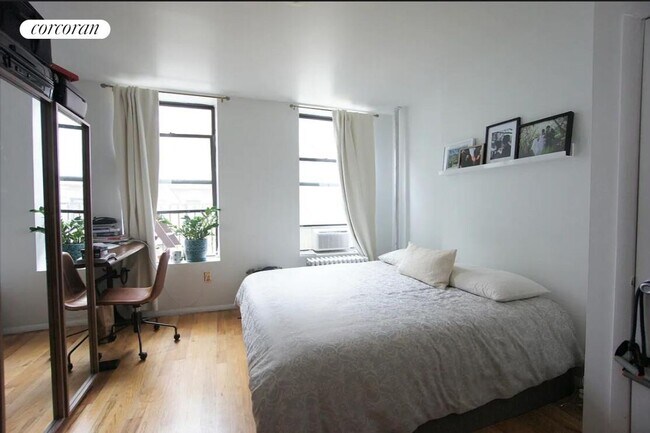 Foto del edificio - 313 W 114th St