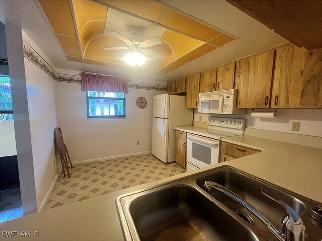 Foto del edificio - 6150 Whiskey Creek Dr