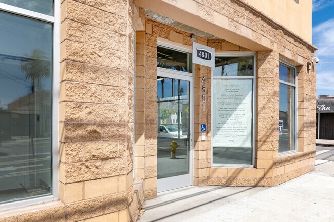 Building Photo - Casa Amador